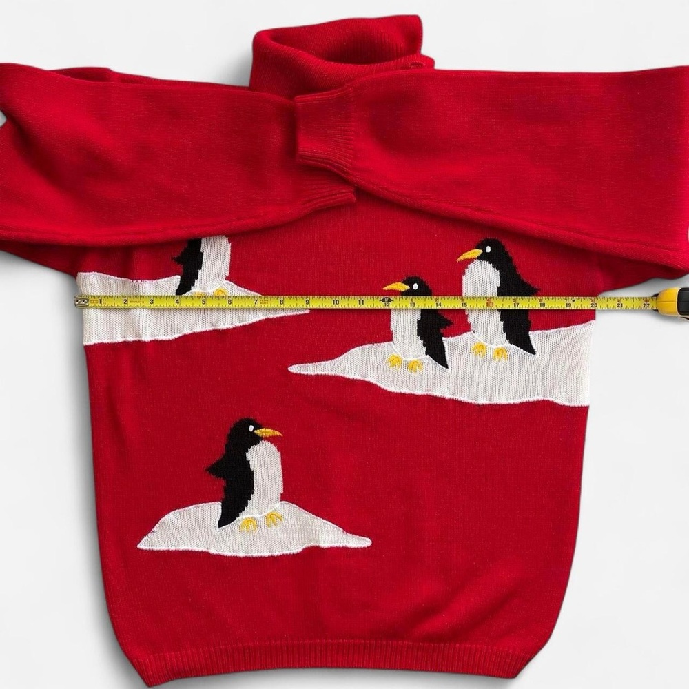 Vintage That’s Me! Red Turtleneck Penguin Animal Sweater - Picture 3 of 6
